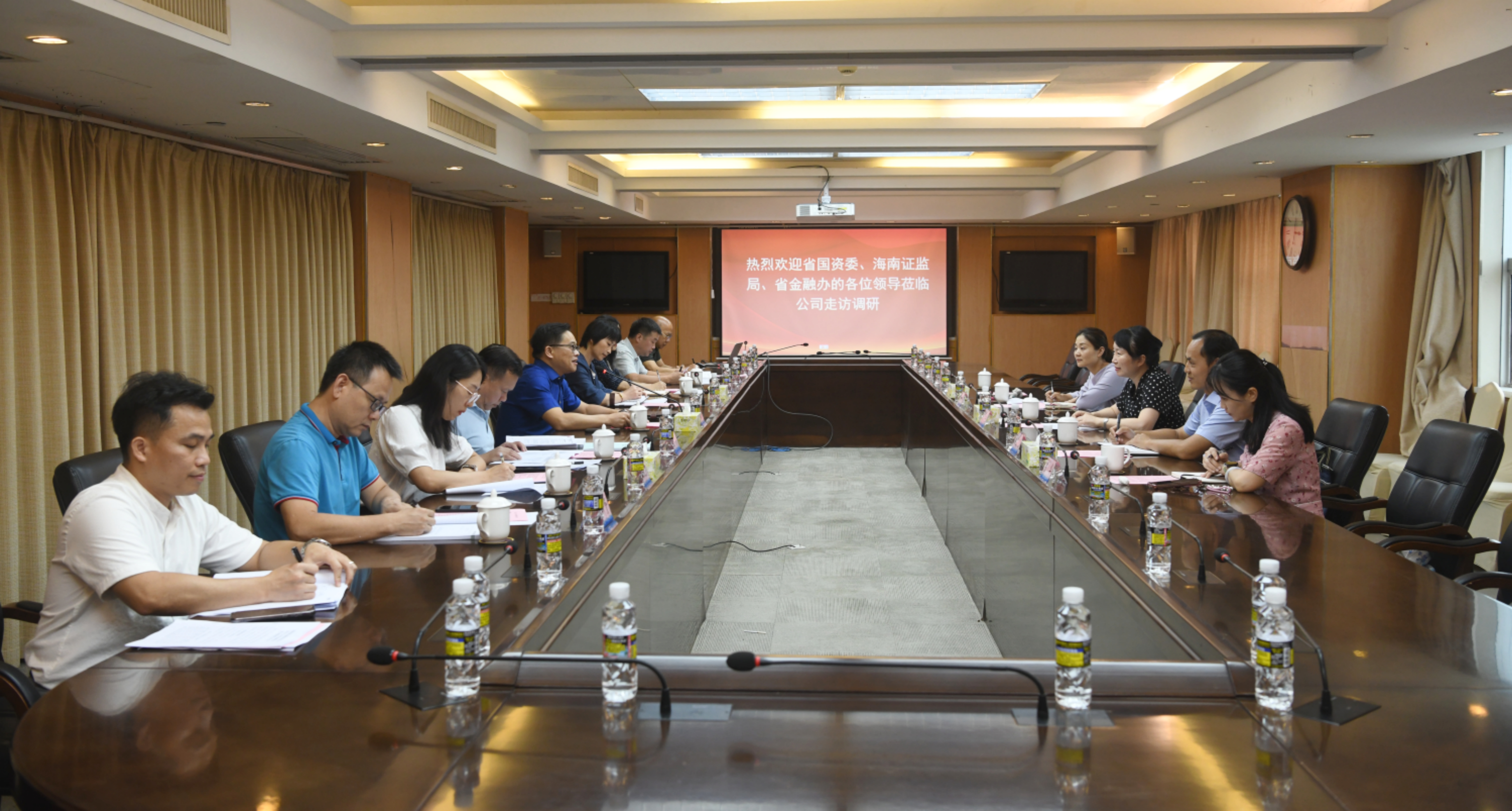 省国资委副主任吴亚梅率队到jxf吉祥坊调研座谈